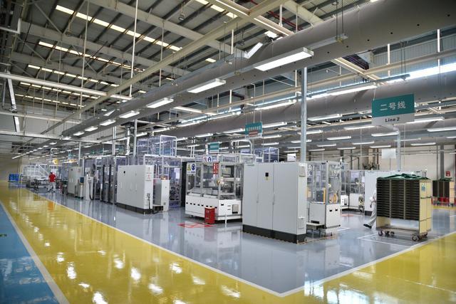 鋰電池?zé)o塵車間裝修設(shè)計(jì)：溫濕度控制/空調(diào)機(jī)組/工藝管道/壓差控制   CEIDI西遞